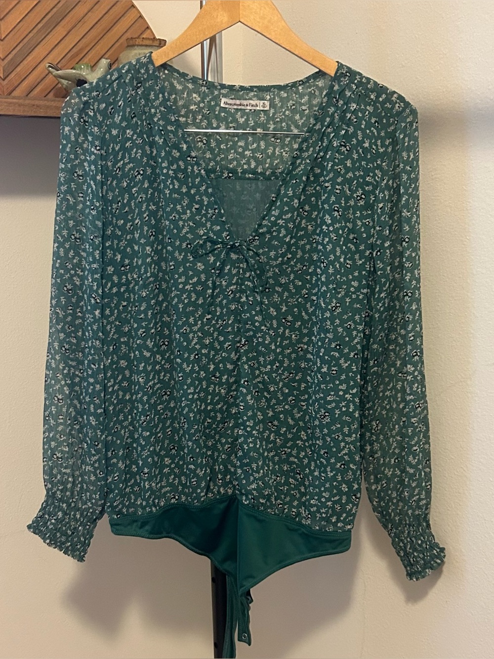 Abercrombie & Fitch Women’s XL Dark Teal Floral Tie-Front Long Sleeve Bodysuit